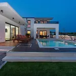 Villa La-vi *