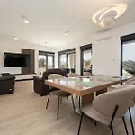 Villa La-vi *