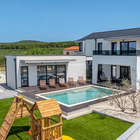 La-vi Βίλα Turanj