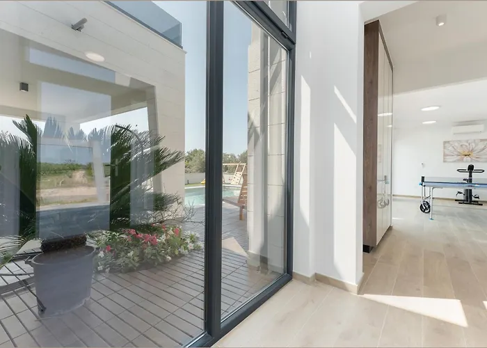 La-vi Villa *