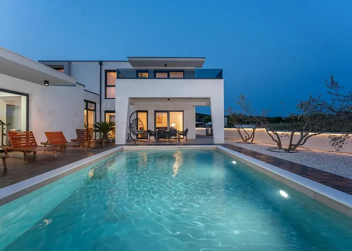 La-vi Villa *