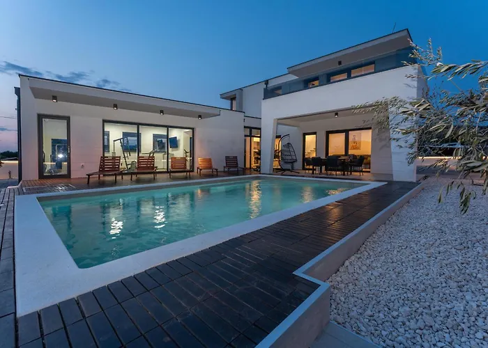 La-vi Villa *