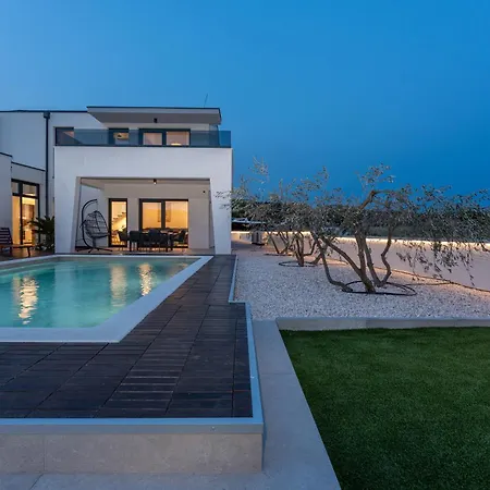 ヴィラ La-vi トゥラニ