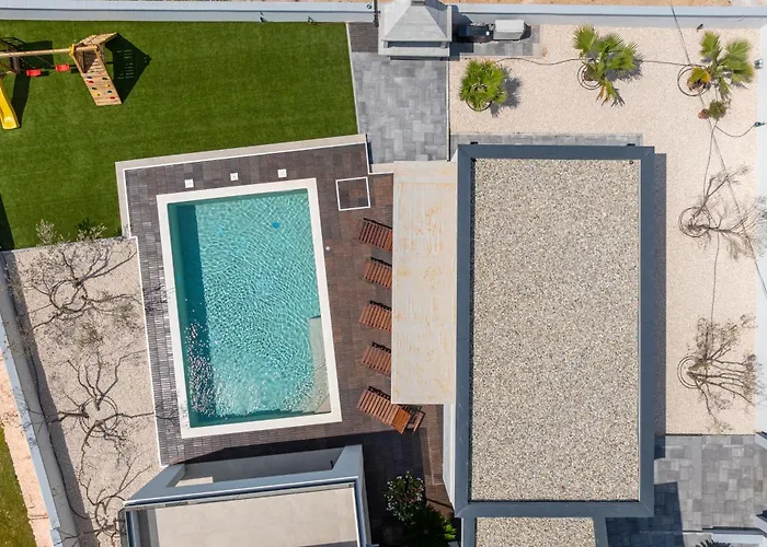 La-vi ヴィラ トゥラニ