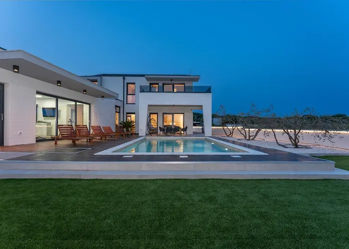 La-vi فيلة توراني