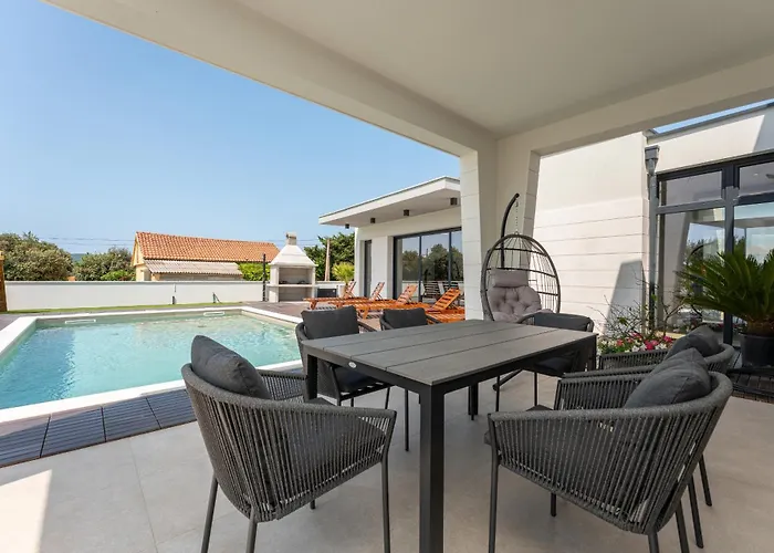 ヴィラ La-vi トゥラニ