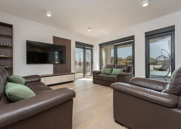 فيلة La-vi توراني